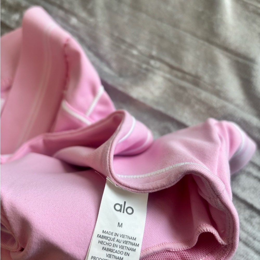 ALO Yoga Pink Heart Throb Sports Bra and Leggings Set - Picture 5 of 6